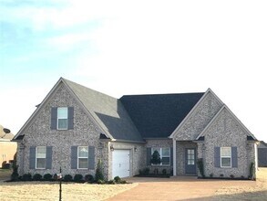 Building Photo - 4 BR/2 BA in Cherry Tree Park S/D in Southaven in Desoto Central School District!
