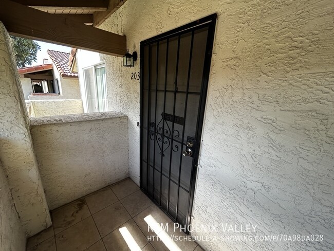 Building Photo - Charming Phoenix 2 Bed / 2 Bath Condo with...