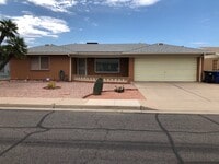 Building Photo - 2 Bed 2 Bath Home in Sunland Village- Loca...