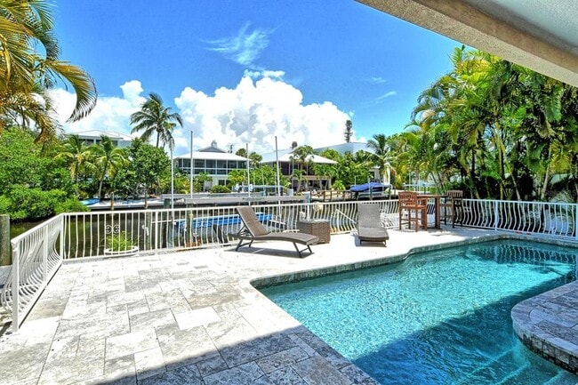 Building Photo - 4931 Oxford Dr