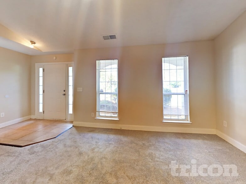 Building Photo - 3151 Peartree Dr