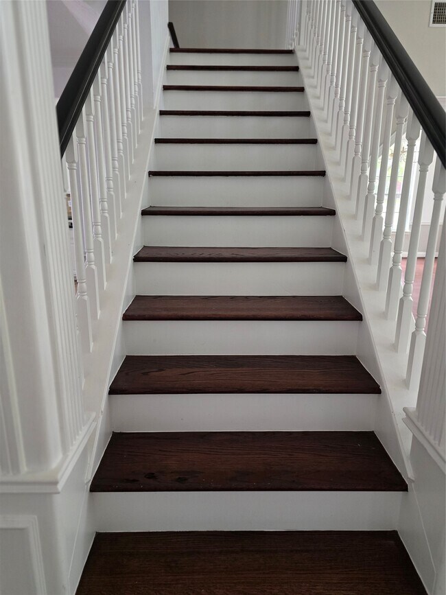 Building Photo - 12018 McKinney Falls Ln