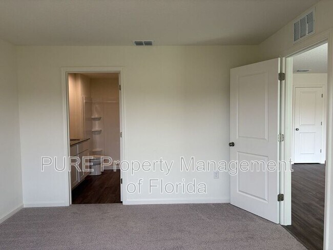 Building Photo - 2383 NW 22nd Ct