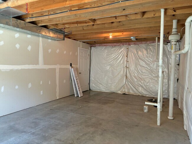 Building Photo - **ELIZABETHTOWN INDEPENDENT SCHOOL DISTRICT**