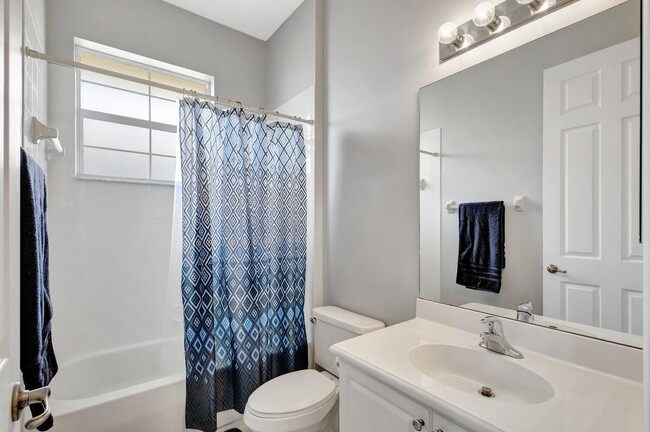 Building Photo - 4320 Blowing Point Pl