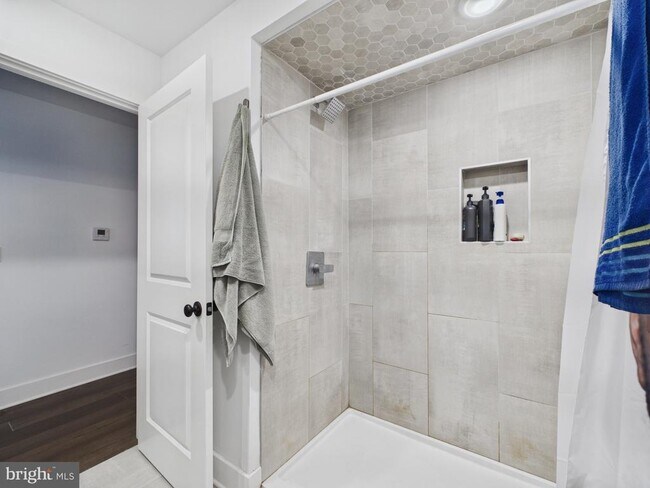 Building Photo - 256 N 32nd St