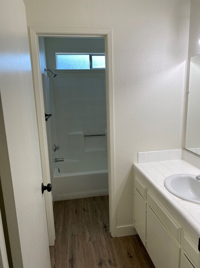 Building Photo - 5917 Stone Bridge Ln