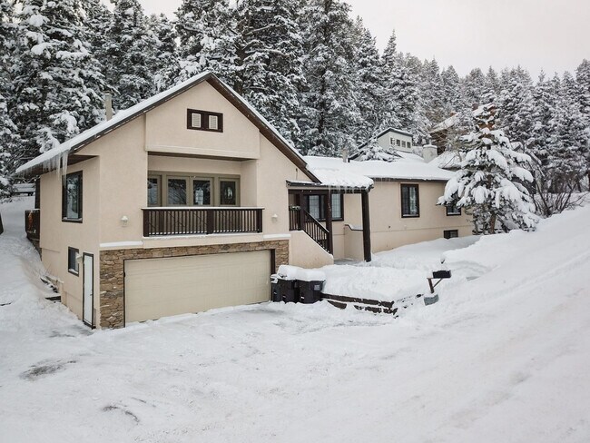 Building Photo - 540 Crestview Dr