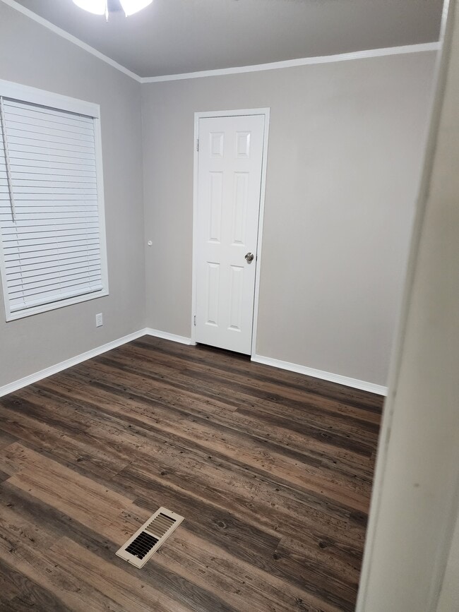 Building Photo - 640 Houston St