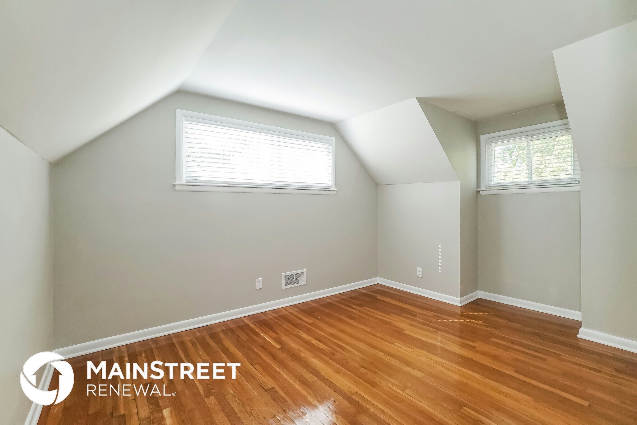 Building Photo - 298 Pineview Dr