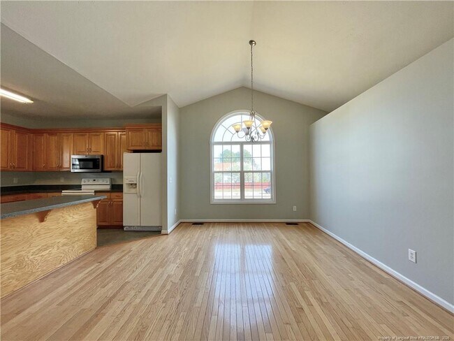 Building Photo - 11 Richmond Park Dr