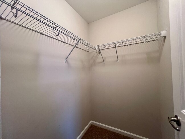 Building Photo - 3 bed/2.5 bath at end unit townhome in Berkeley Walk at Savannah Quarters with garage