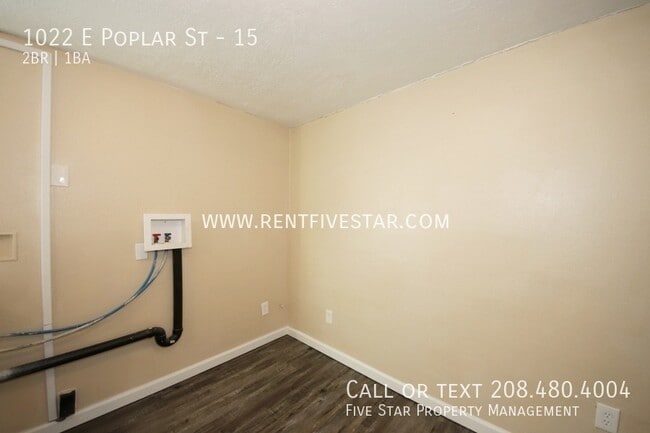 Building Photo - 1022 E Poplar St