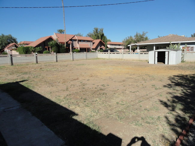 Building Photo - 1026 E Highland Ave