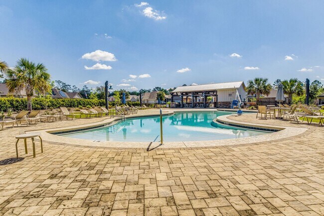Building Photo - 4 Bedroom 2 Bath Home for Rent w/ Communit...