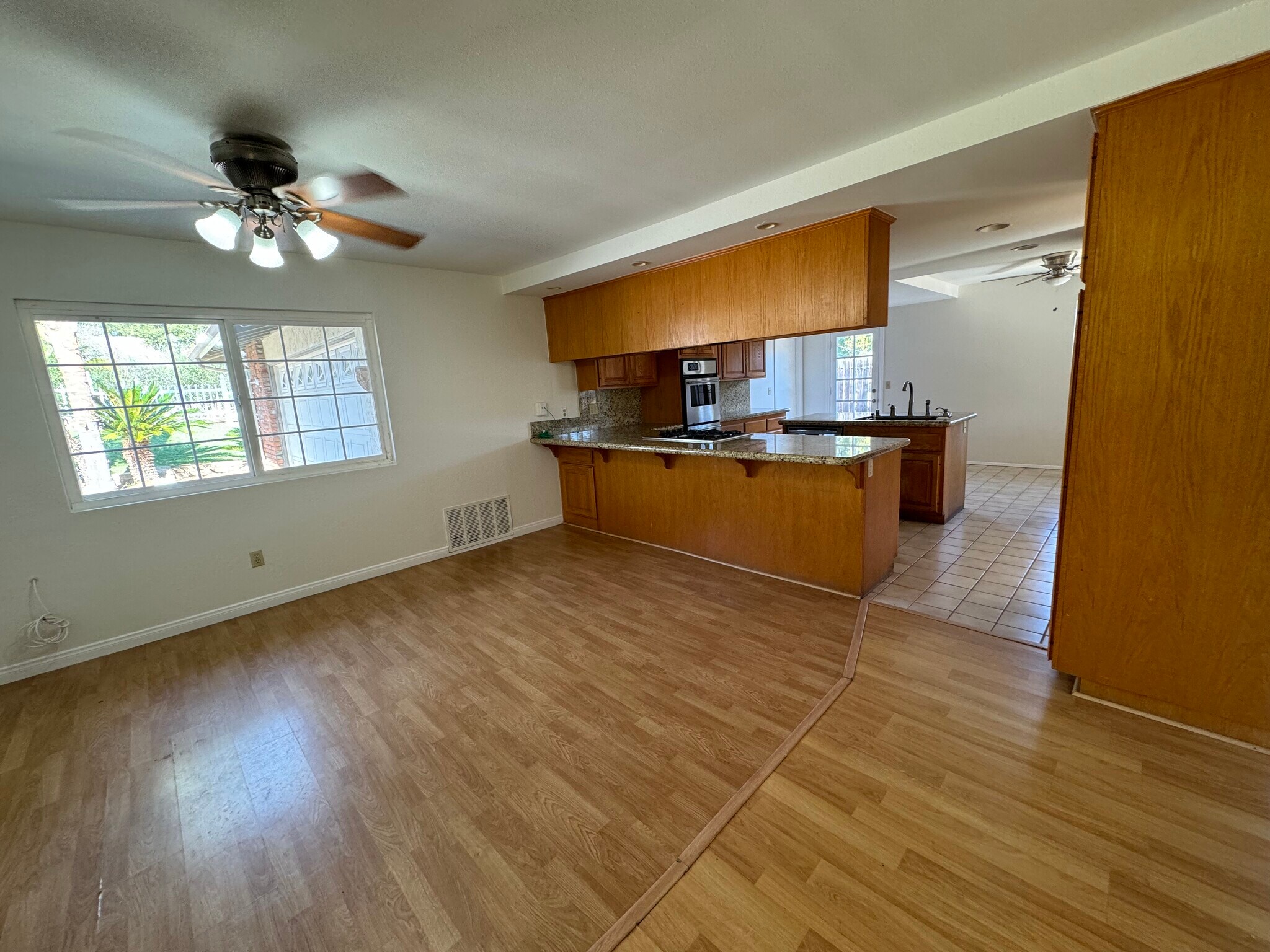 Building Photo - 1725 Hillcrest Ln
