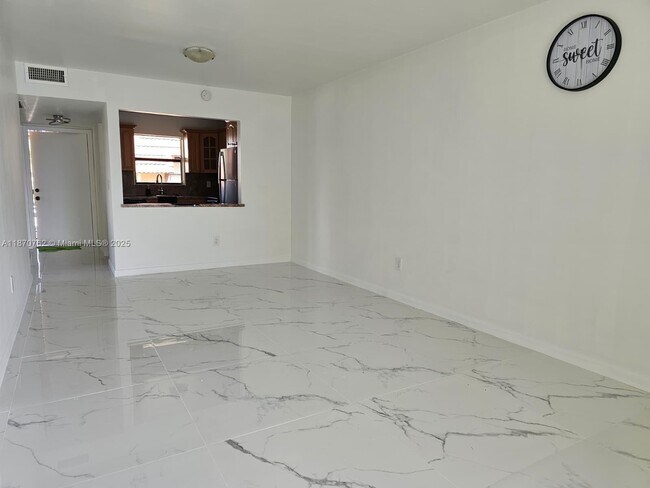Building Photo - 6565 W 26th Dr