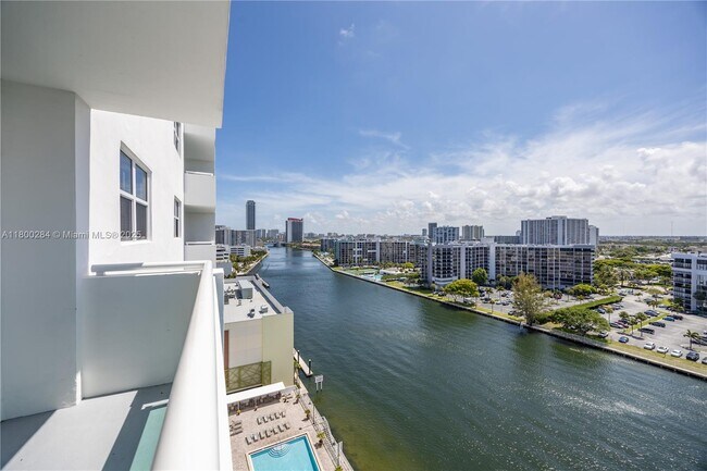 Building Photo - 3000 S Ocean Dr