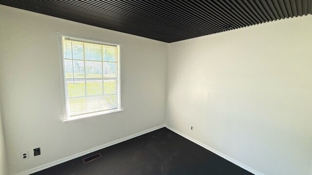 Building Photo - WEST SIDE UPDATED 3 BEDROOM RANCH HOME AVAILABLE NOW!