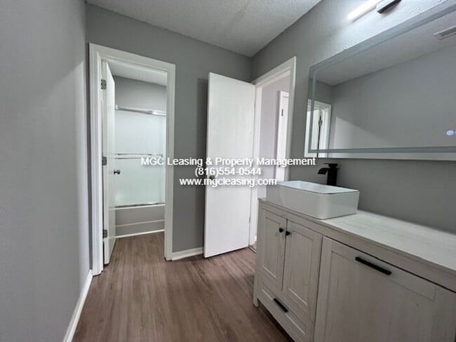 Building Photo - TIMBERS EAST TOWNHOME READY FOR YOUR JUNE MOVE IN!!