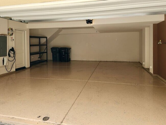 Building Photo - 2415 Tapestry Wy