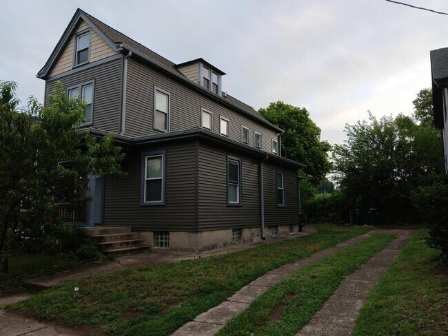 Building Photo - 26 Kessler Pl