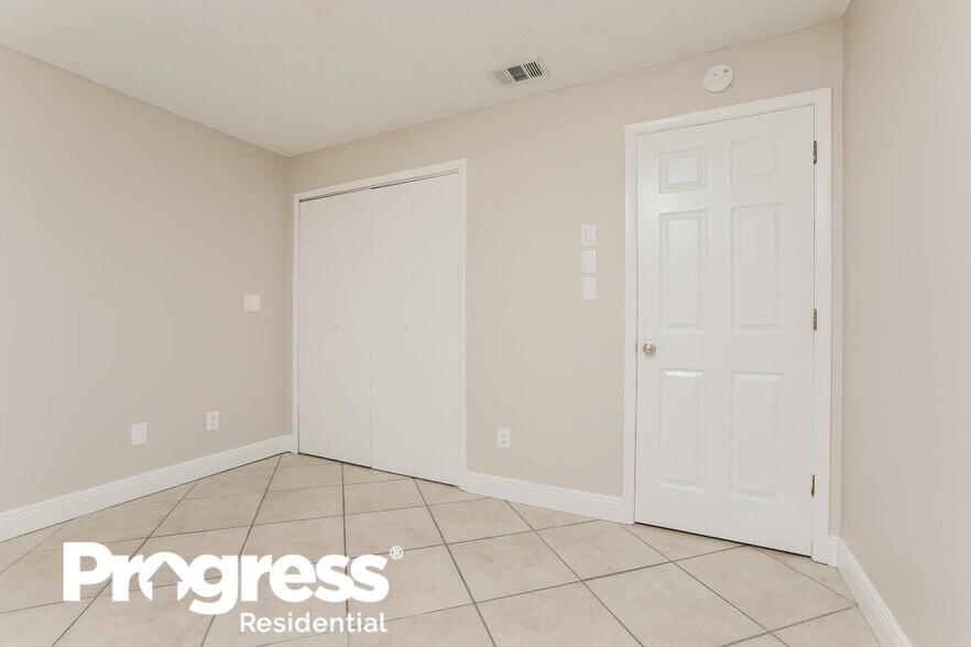Building Photo - 1614 Bobolink Ln