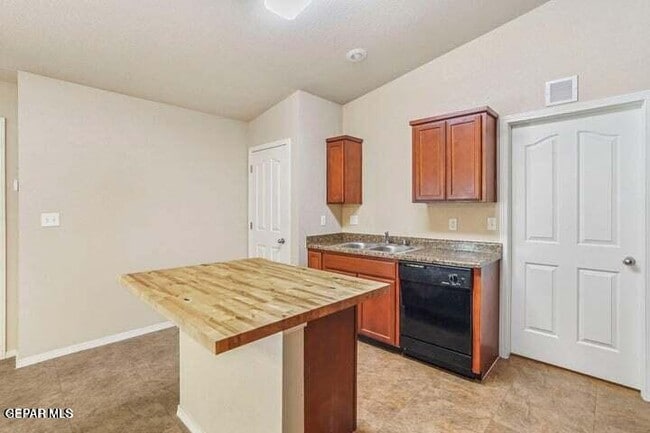 Building Photo - 7004 Datil Dr