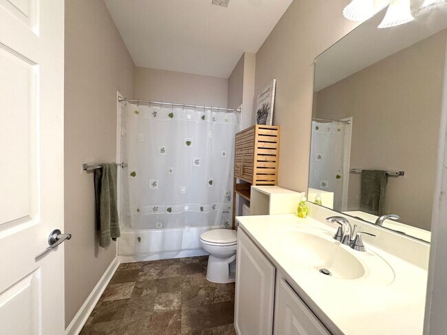 Building Photo - 42435 Hollyhock Terrace