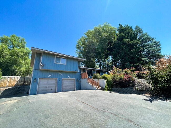Primary Photo - 3 Bedroom, 2 bath Spacious home in Moyina ...