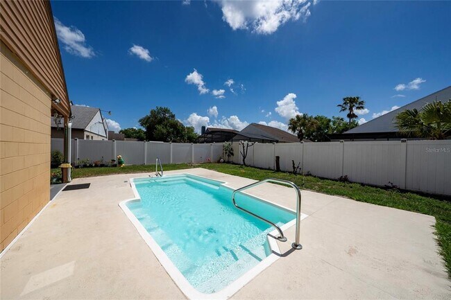 Building Photo - 4855 Kingston Cir