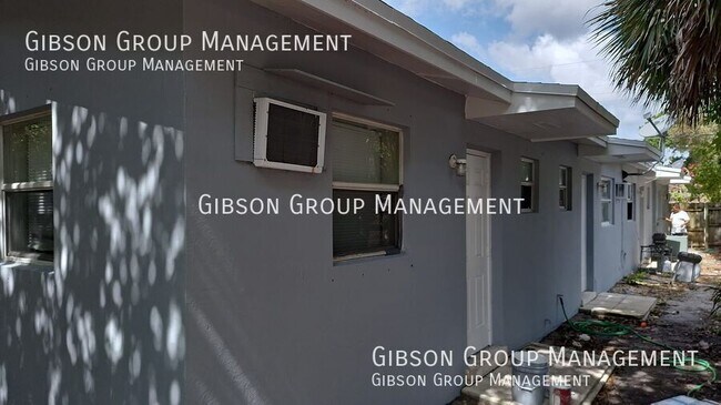 Building Photo - 1808 SW 11th Ct
