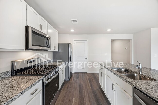 Building Photo - Coming Soon!