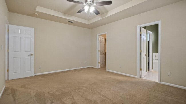 Building Photo - Beautiful 3 bedroom single story home