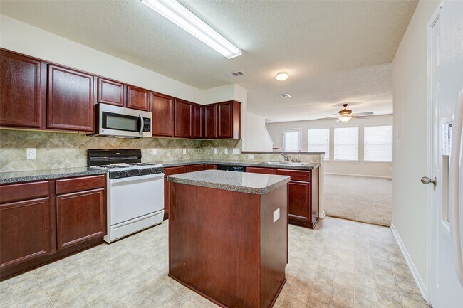 Building Photo - 4910 Conifer Ridge Way