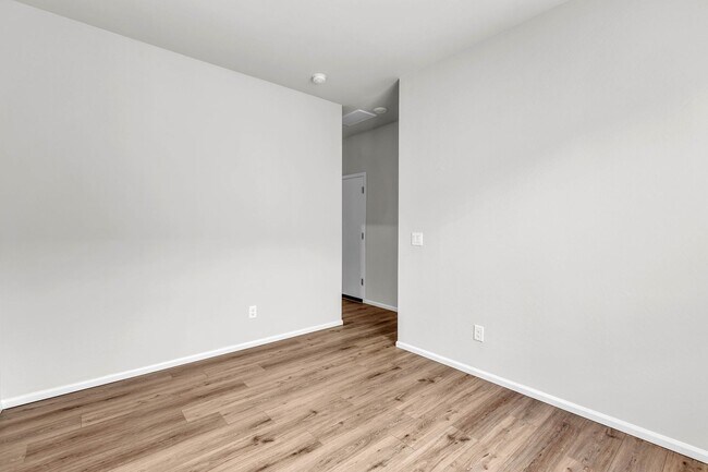 Building Photo - 17996 W Sand Hls Dr