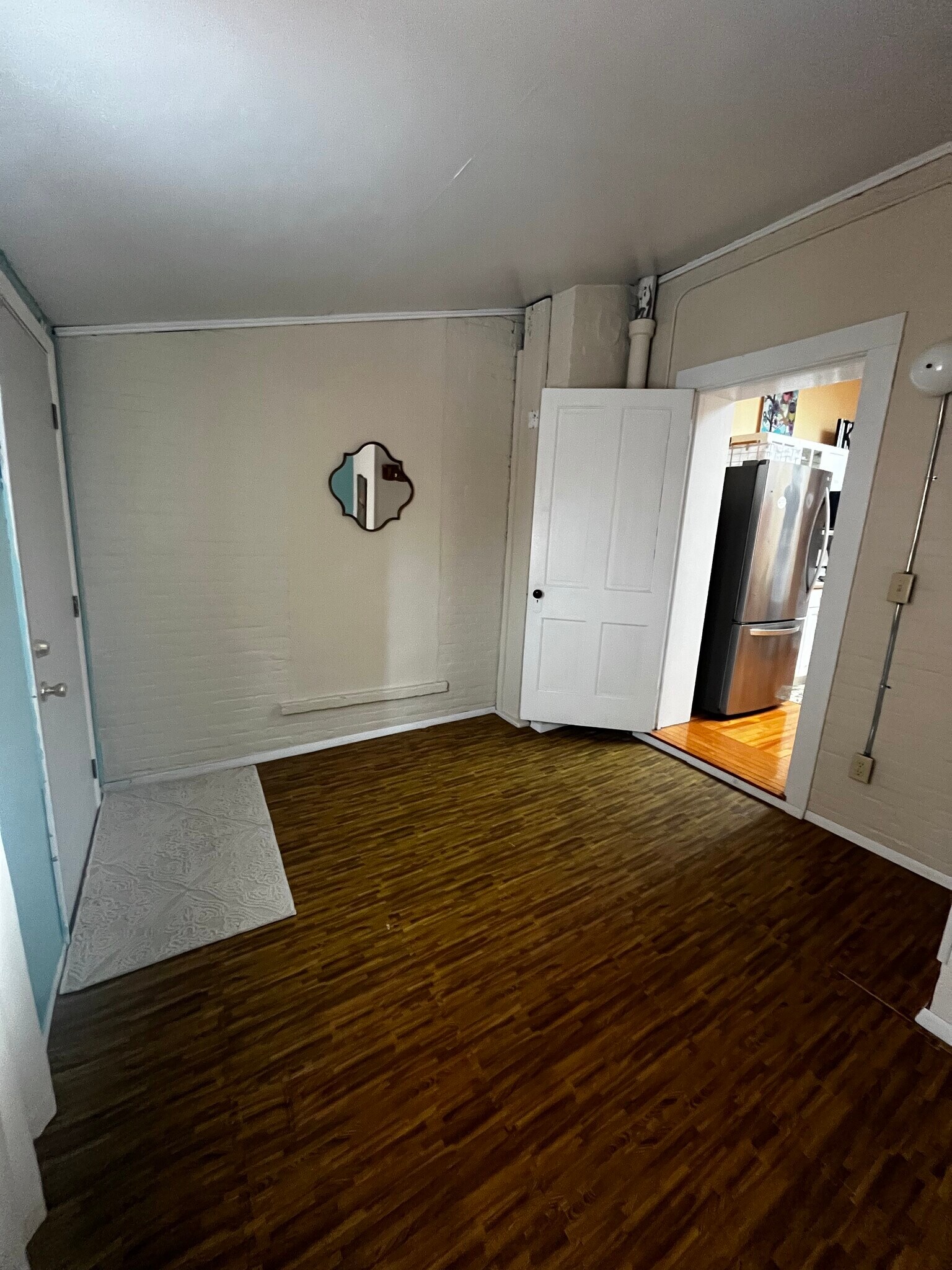 Building Photo - 456 N Main St