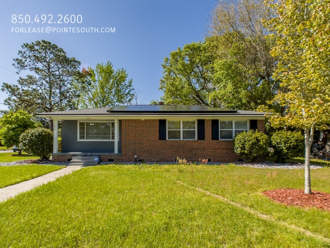 Primary Photo - 1102 E Texar Dr