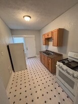 Building Photo - 603 E 109th St