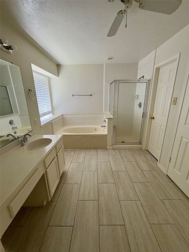Building Photo - 16315 Cobble Springs Ct