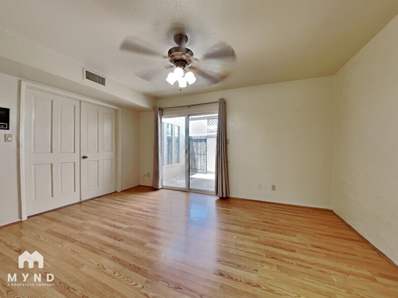 Building Photo - 5100 N Miller Rd