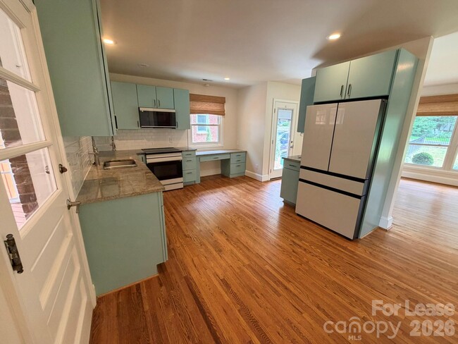 Building Photo - 3111 Airlie St