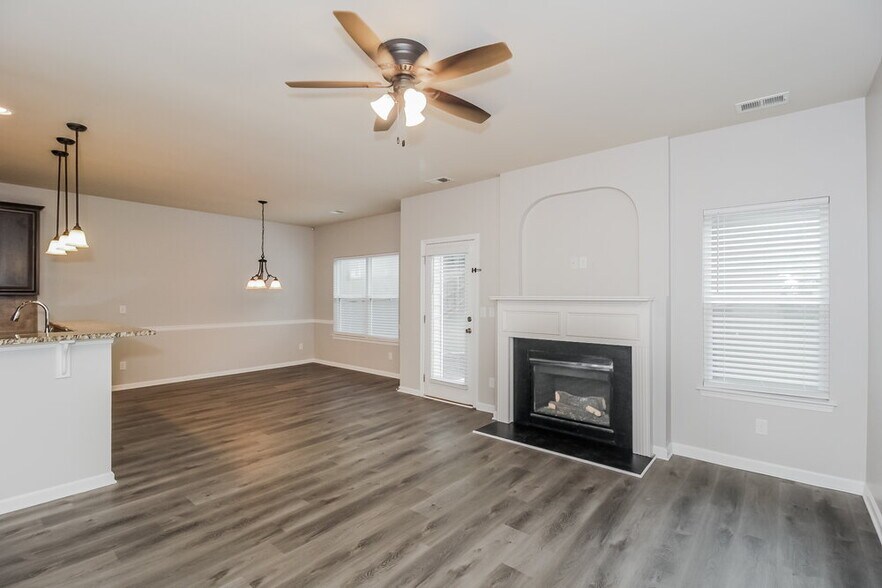 Building Photo - 5418 Stirrup Way