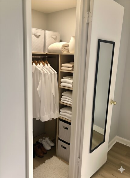 Building Photo - 903 Summit North Dr NE