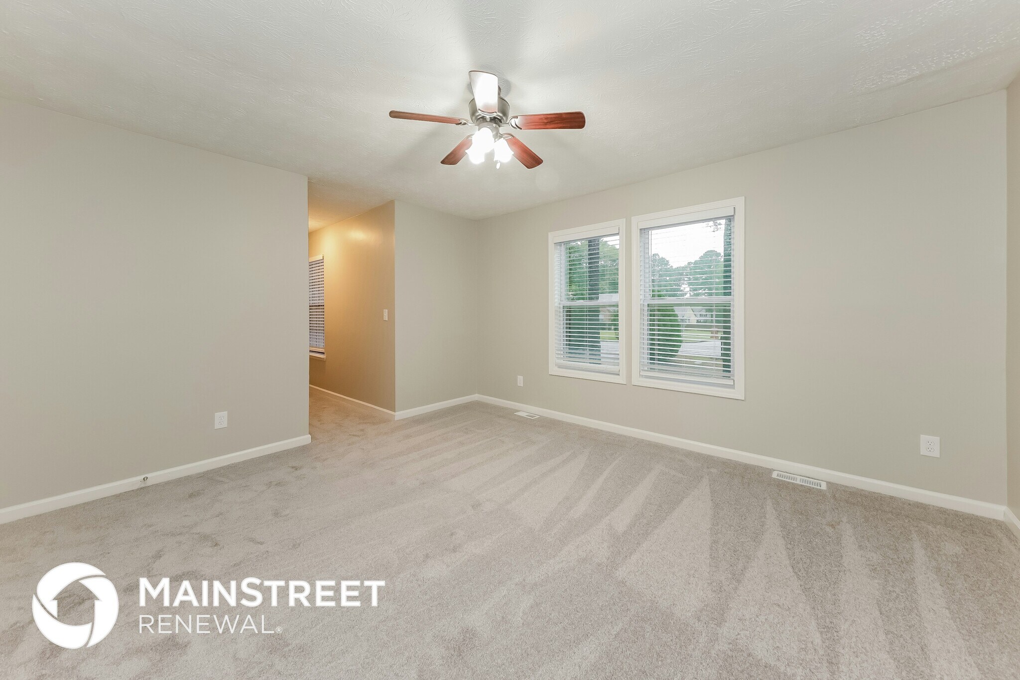 Building Photo - 285 Blue Heron Dr