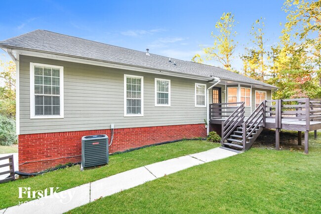 Building Photo - 412 Forest Hills Pl