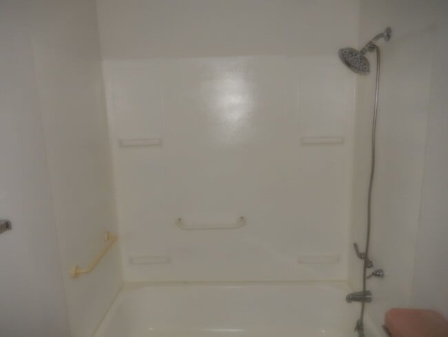 Building Photo - Renovated apartment for Rent