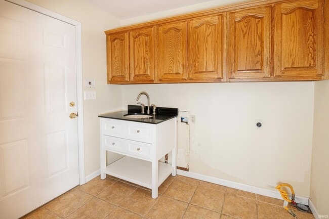 Building Photo - 3516 S Ashwood Dr