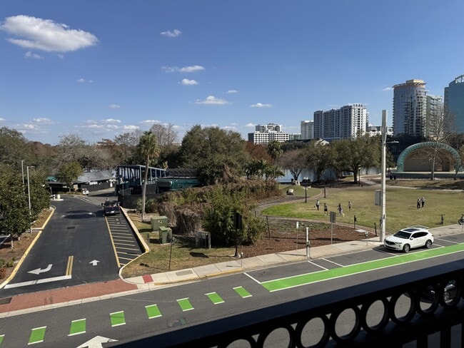 Building Photo - 151 E Washington St