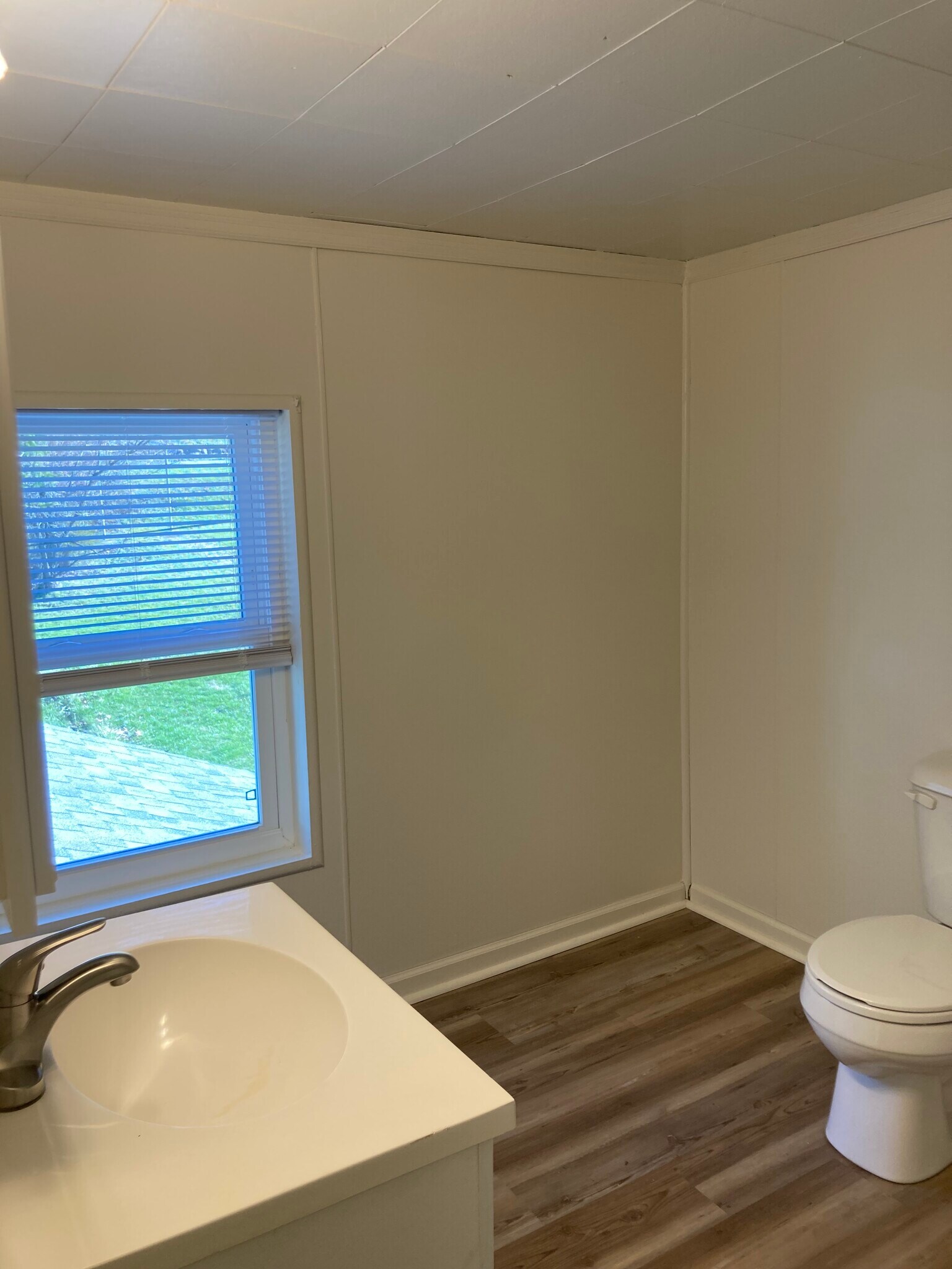 Building Photo - 1211 W Mountain Ave